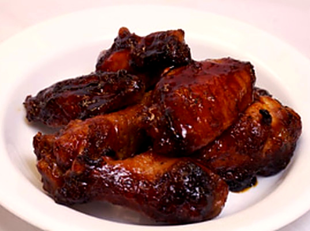 Plate of glazed barbecue wings